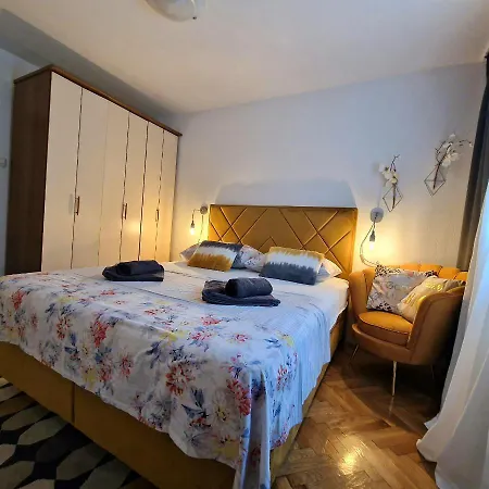Milos * Makarska