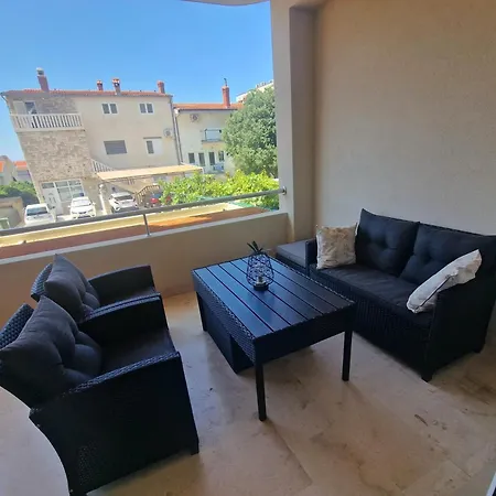 Milos Daire Makarska