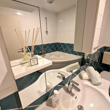 Milos 马卡尔斯卡