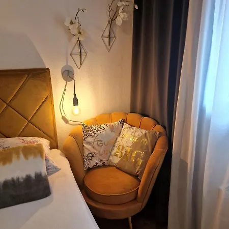 Milos 马卡尔斯卡