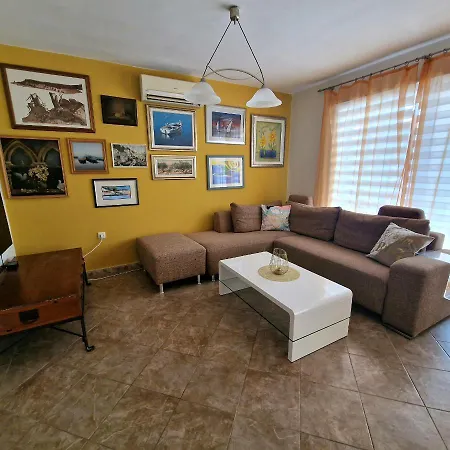 Milos 马卡尔斯卡