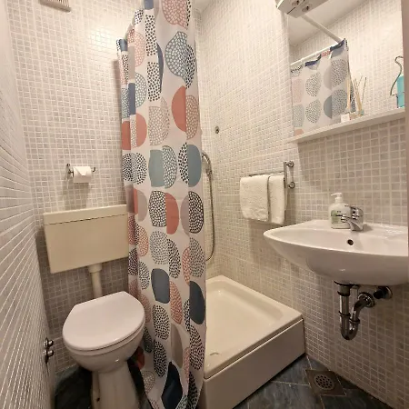 Milos * מאקרסקה